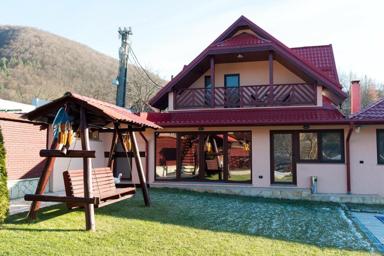 Pridvorul Haiducilor Slanic Moldova Exterior photo